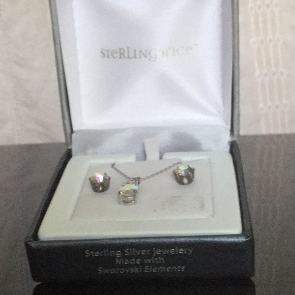 18”.925 SSNecklace Swarovski Oval Crystal&Earrings - Picture 7 of 7